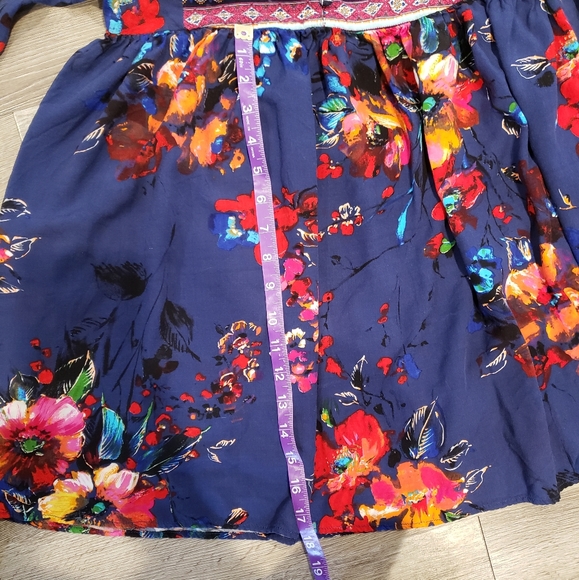 Navy floral elbow length sleeve tunic - Picture 7 of 9